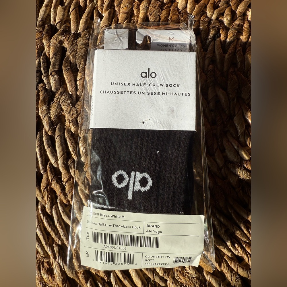 ALO Unisex Half-Crew Throwback Sock